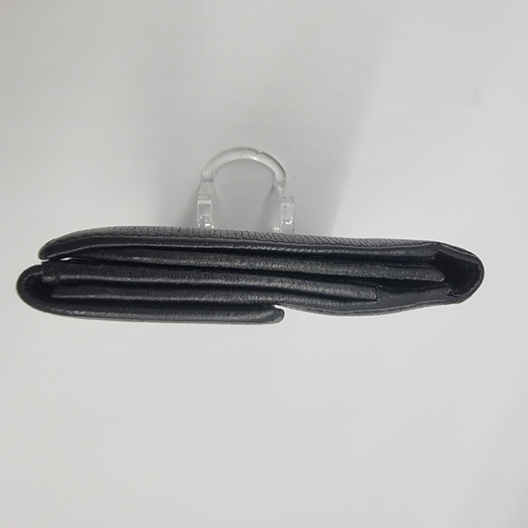 Authentic Preowned Gucci Bifold - Picture 5 of 16